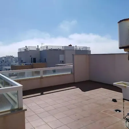 Atico Con Terraza En El Toyo شقة